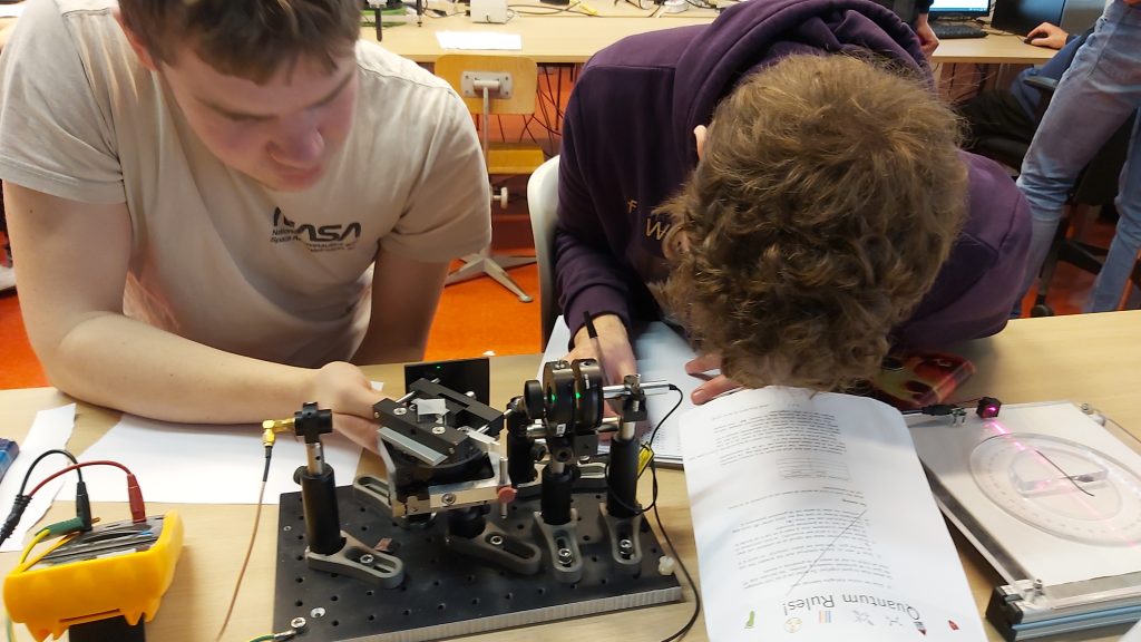 6vwo leerlingen in Leiden aan de slag met Quantum Fysica